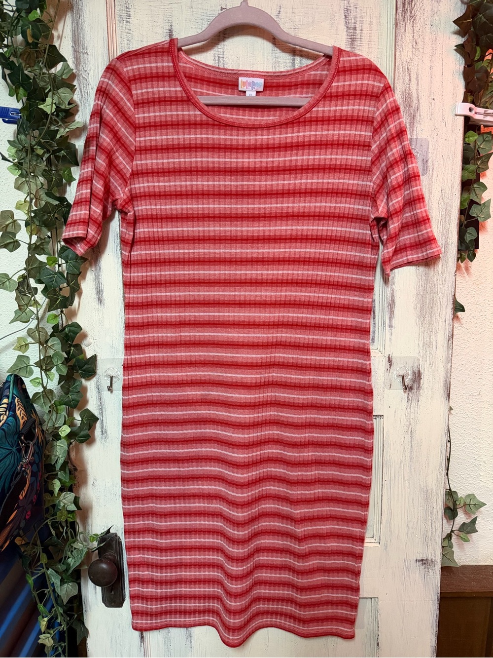 LuLaRoe Coral and White Striped Knit Top 105D